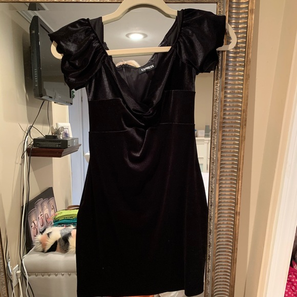 Express Velvet dress - Picture 2 of 3